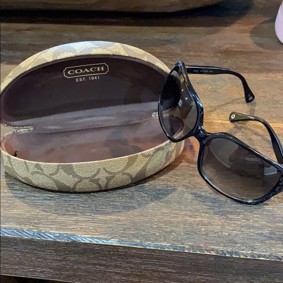 Coach Sunglasses - Picture 4 of 5